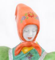 Hollóházi porcelán népviseletes lány, kézzel festett, alján repedéssel, jelzett, m:24 cm