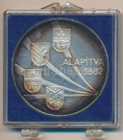 1975. "Taurus Emlékérem 1945-1975 / Alapítva 1882" ezüstözött fém emlékérem sérült eredeti...