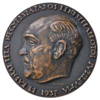 Madarassy Walter (1909-1994) 1937. "Dr. Radnai Béla negyedszázados rendszeralkotói jubileuma" kétoldalas Br érem (67mm) T:2 Hungary 1967. "Béla Radna" two-sided Br medallion. Sign.: Walter Madarassy (67mm) C:XF HPII 1644.