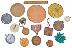 15db-os vegyes magyar és külföldi kitüntetés, emlékérem, emlékérem másolat, zseton tétel, közte 1958...