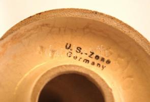 Hummel furulyázó fiú, festett kerámia, jelzett (US Zone), hibátlan, m:12,5 cm