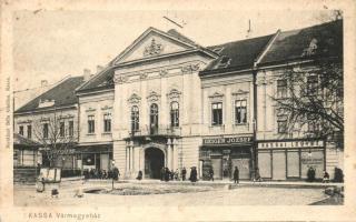 Kassa, Kosice; vármegyeház, Geiger József üzlete, Kassai Louvre divatáruház, kiadja Nyulászi Béla / county hall (EK)