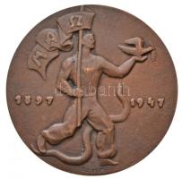Szomor László (1908-1980) 1947. "Magyar Athletikai Szövetség" Br emlékplakett (75mm) T:2-