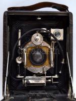 Régi harmonikás fényképezőgép Unicum zárral, Rietzschels Extra Rapid Aplanat lencsével, sérült, javí...