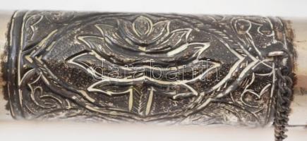 Eszter tekercs tartó, díszes fém, h:30cm