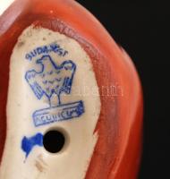 Aquincumi cipőfűzőt kötő porcelán kisfiú, kézzel festett, jelzett, kopott, m: 11 cm