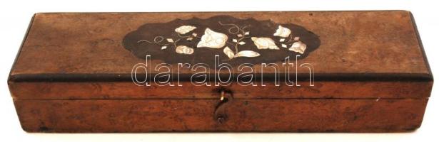 Gyöngyházberakásos legyezőtartó doboz, fa, apró hibával, 22×6 cm