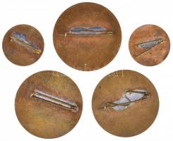 ~1970. "A könnyűipar kiváló dolgozója" 3db zománcozott fém jelvény + 2db miniatűr T:2