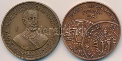 Kiss Sándor (1925-1999) 1982. "Magyar Éremgyűjtők Szombathelyi Csoportja - Kőszeg" Br emlékérem (42,5mm) + Fritz Mihály (1947-) 1988. "20 éves a MÉE Fejér Megyei Szervezete / Veretett a török kivonulásának 300. évfordulóján" Br emlékérem (42,5mm) T:1,2