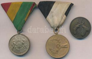 3db-os vegyes magyar díjérem tétel, közte Sződy Szilárd (1878-1939) DN "Budapest Székesfőváros Versenydíja" ezüstözött fém díjérem mellszalagon (30mm), ~1920. "Budapesti Egyetemi Athletikai Club versenydíja / Virtvti et fortitvdini" Br díjérem mellszalagon (34mm) T:2,2-