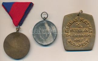 3db-os militária tétel: 1940. "Erdélyi részek felszabadulásának emlékére" cink emlékérem m...