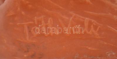 Tóth Valéria (1943-): Elhagyatva. Terrakotta, jelzett, hibátlan, m:24 cm, h:21 cm