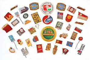 41db-os vegyes szocialista jelvény és kitűző tétel, főleg szovjet darabokkal, "Május 1.", "Lenin", "Mihail Lazarev" T:vegyes