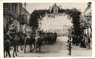 1940 Dés, Dej; bevonulás / entry of the Hungarian troops '1940 Dés visszatért' So. Stpl. (EK)