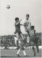 cca 1970 Mészöly Kálmány felhőfejese. Pálfai Gábor felvétele, a hátoldalán pecséttel jelzett. 13x18 cm.