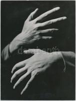 cca 1970 Zinner Erzsébet: Terhesség.  24x18,5 cm. Hátoldalán pecséttel jelzett.