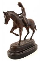 Jelzés nélkül: Zsoké. Bronz, márvány talapzaton, m: 27 cm, h: 30 cm