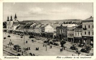 Marosvásárhely, Targu Mures; Főtér, Plébániatemplom, Református templom, Kalap Király, automobilok / main square, churches, Hat shop, automobiles (Rb)