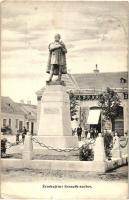 Érsekújvár, Nové Zámky; Kossuth szobor, K. Gáspár üzlete / statue, shop (kis szakadás / small tear)