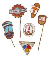 6db-os zománcozott jelvény tétel, benne "II. Filmfesztivál", "Budalakk", "Véradásért", "F.Á.I." T:2