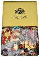 Kis doboznyi vegyes jelvény tétel főleg a szocialista időszakból, benne több zománcozott T:vegyes Different badges mainly from the socialism, with more enamelled pieces, in a small box C:mixed