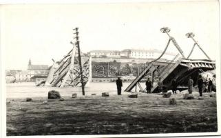 1941 Újvidék, Novi Sad; lerombolt híd - 2 db régi fotó képeslap / 2 old photo postcards
