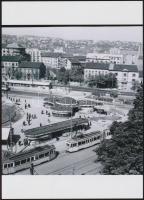 cca 1970 Budapest, ,,Kalef" téri (Moszkva tér) gombák és villamosok, 2 db korabeli negatívról k...
