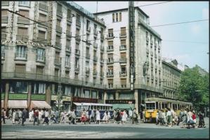 Villamos és autóbusz közlekedés az Astoriánál, régi fotó modern nagyítása, 10x15cm