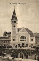 Pozsony, Bratislava; Református templom, tömeg / church, crowd