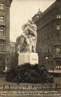 1921 Budapest V. Szabadság tér, irredenta szobor: Észak; photo (EK)