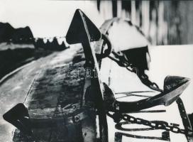 cca 1970 Skarupka Tivadar: Pihenőben, feliratozott vintage fotóművészeti alkotás, 24x18 cm