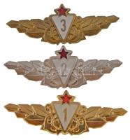 ~1970-1980. Haditengerészeti 1.,2.,3. osztályos zománcozott, ezüstözött, aranyozott fém jelvények T:2 ~1970-1980. Navy 1st, 2nd, 3rd class badges, enamelled, silver and gold plated metal badges C:XF