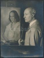 cca  1935 Ralph Fabri (1894-1975) Magyarországon született festőművész New York-i műtermében, Wilmar stúdió felvétele, pecséttel jelzett, 24x18 cm