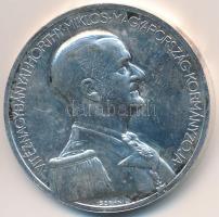 1993. "Vitéz Nagybányai Horthy Miklós Magyarország kormányzója / Temetésének emlékére 1993 szeptember 4." ezüstözött tombak emlékérem dísztokban tanúsítvánnyal (40mm) T:2