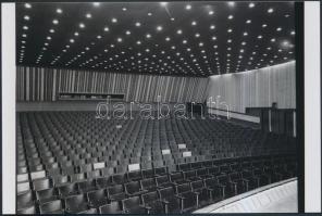 1973 Budapest, Kőbánya mozi kívül-belül, 11 db korabeli negatívról készült modern nagyítás 10x15 cm-...