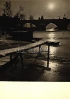 Praha, Prag; 28 db MODERN fekete-fehér városképes lap tokban / 28 modern black and white town-view p...