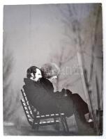 cca 1975 Wéber Lajos: Ketten, feliratozott vintage fotóművészeti alkotás, kartonra kasírozva, 39x29 cm