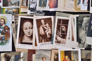 cca 1920-70 Vegyes szentkép tétel, cca 100db, különböző méretben és minőségben, cca 12x7cm