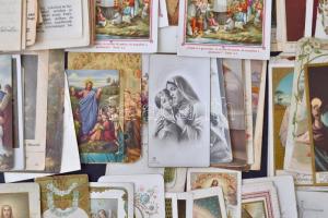 cca 1920-70 Vegyes szentkép ill. vallási nyomtatvány  tétel, benne litho is, cca 100db, különböző mé...