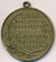 1896. "Magyarország ezeréves fennállása és Ős Budavára emlékére - 1896 / 1687" fém medál (29,5mm) T:2- ph.