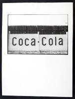 cca 1985 Péntek László: Cím nélkül, feliratozott vintage fotóművészeti alkotás, 17x25 cm-es kép 40x30 cm-es fotópapíron