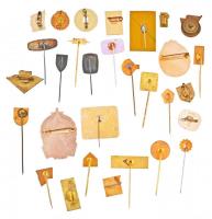 30db vegyes magyar és külföldi szocialista kitűző, jelvény, közte zománcozott is T:vegyes
30pcs of ...