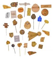 30db vegyes magyar és külföldi szocialista kitűző, jelvény, közte zománcozott is T:vegyes
30pcs of ...