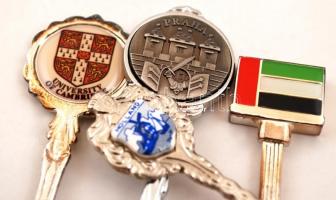 Emlék kis kanalak (4db), eredeti dobozában, h:9,5-12,5 cm