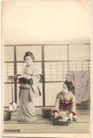 Japán gésák / Preparing for dinner, Japanese geishas