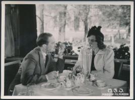 1941 Tolnay Klári és partnere a Gentryfészek című filmben, MFI pecséttel, feliratozva, 8,5x12 cm