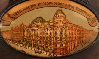 1934 a Pesti Magyar Kereskedelmi bank asztali naptára. Dombornyomott fémkeretben a bank székházának ...