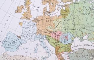 cca 1910-30 Magyarország 1606. A bécsi béke korában, Kogutowicz, + Európa népei nyelv szerint, térké...