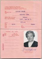1972 A Magyar Népköztársaság által kiadott fényképes "piros útlevél", a szocialista ország...