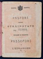 1924 Román útlevél illetékbélyegekkel, pecsétekkel. / Romanian passport with reveneu stamps and passport stamps from 1924.